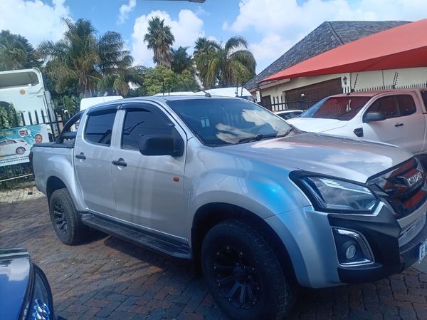 2019-Isuzu-D-Max-250-HO-Double-Cab image:3