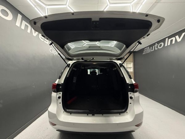2022-Toyota-Fortuner-24-GD-6-Raised-Body image:12