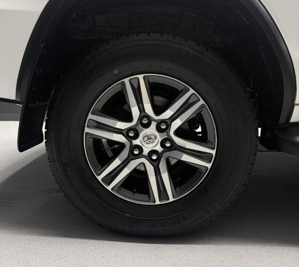 2022-Toyota-Fortuner-24-GD-6-Raised-Body image:14