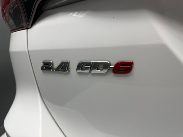2022-Toyota-Fortuner-24-GD-6-Raised-Body image:15