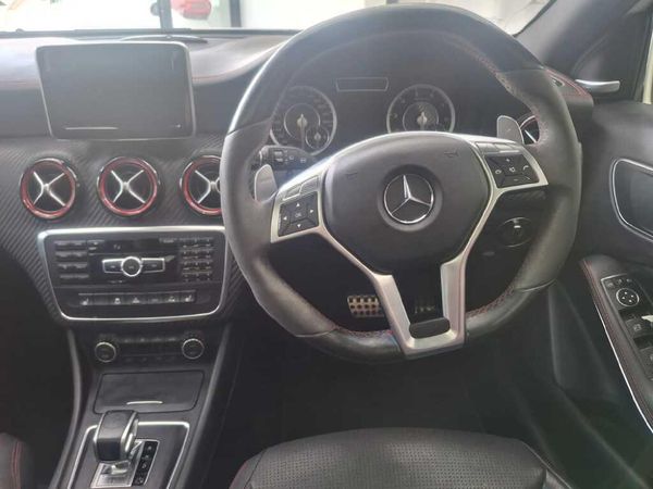 2014-Mercedes-AMG-A-Class-A45-AMG-4Matic image:14