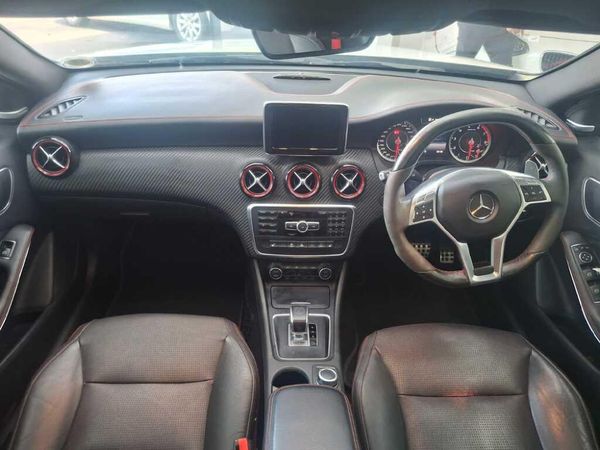 2014-Mercedes-AMG-A-Class-A45-AMG-4Matic image:15