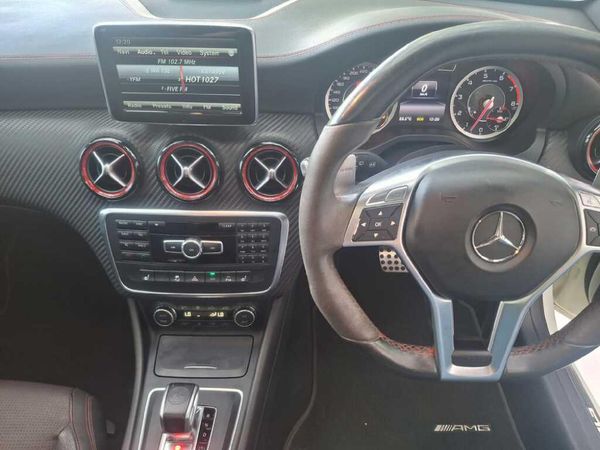 2014-Mercedes-AMG-A-Class-A45-AMG-4Matic image:18