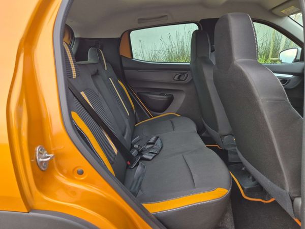 2023-Renault-Kwid-10-Climber image:21