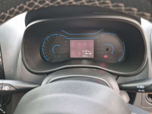 2023-Renault-Kwid-10-Climber image:28