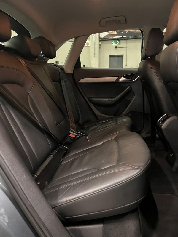 2013-Audi-Q3-20-TDI-quattro-Auto-130kW image:11