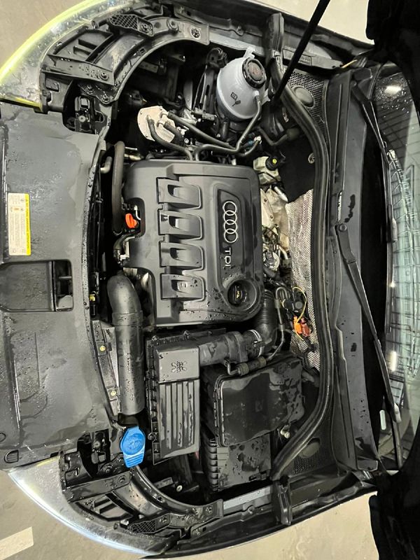 2013-Audi-Q3-20-TDI-quattro-Auto-130kW image:12