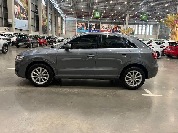 2013-Audi-Q3-20-TDI-quattro-Auto-130kW image:5