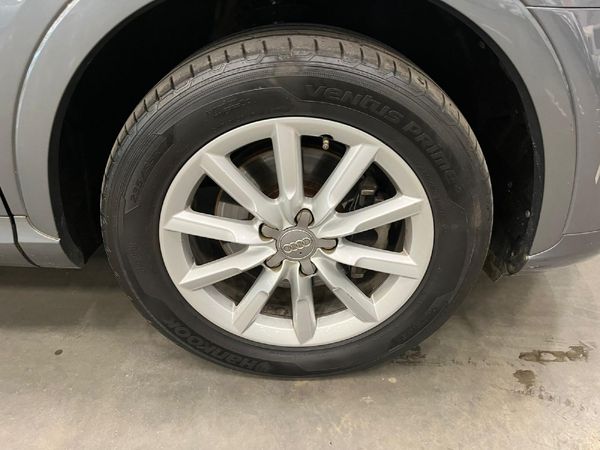 2013-Audi-Q3-20-TDI-quattro-Auto-130kW image:8