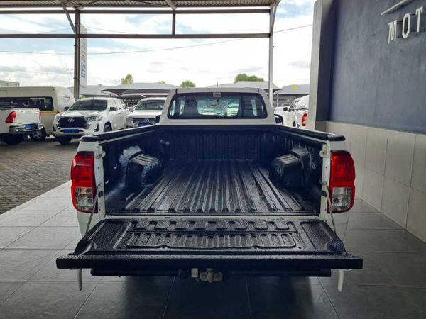 2022-Toyota-Hilux-20-VVTi-Single-Cab image:9