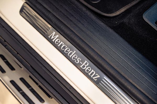 2023-Mercedes-Benz-GLE-300d-4Matic image:10