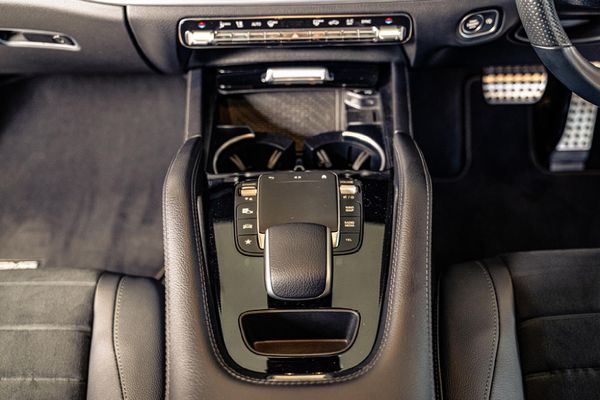 2023-Mercedes-Benz-GLE-300d-4Matic image:15