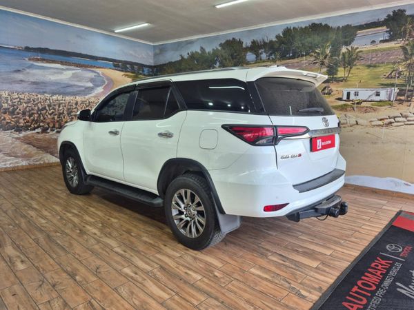 2021-Toyota-Fortuner-28-GD-6-Raised-Body-Auto image:4