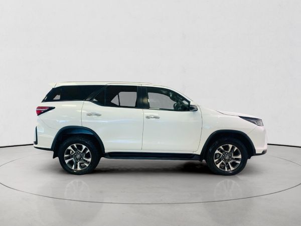 2024-Toyota-Fortuner-28-GD-6-4x4-Auto image:2