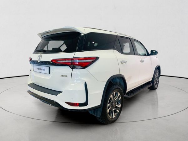 2024-Toyota-Fortuner-28-GD-6-4x4-Auto image:3