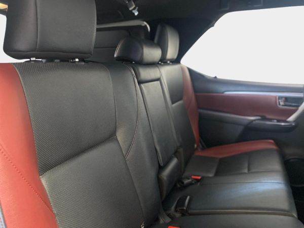 2024-Toyota-Fortuner-28-GD-6-4x4-Auto image:8