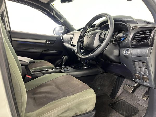 2021-Toyota-Hilux-28-GD-6-Raised-Body-Legend-Auto-Double-Cab image:9
