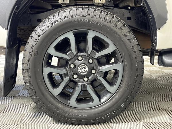 2021-Toyota-Hilux-28-GD-6-Raised-Body-Legend-Auto-Double-Cab image:6