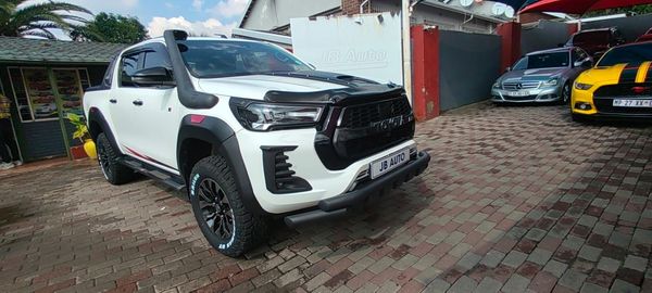 2024-Toyota-Hilux-28GD-6-GR-Sport-Double-Cab-4x4 image:1