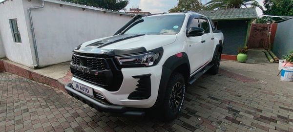 2024-Toyota-Hilux-28GD-6-GR-Sport-Double-Cab-4x4 image:3