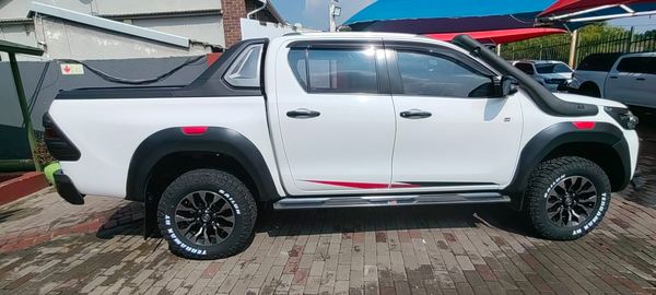 2024-Toyota-Hilux-28GD-6-GR-Sport-Double-Cab-4x4 image:6