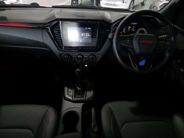 2025-Isuzu-D-Max-19-DDI-HR-X-Rider-Auto-Double-Cab image:12