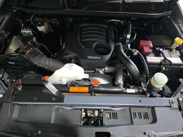 2025-Isuzu-D-Max-19-DDI-HR-X-Rider-Auto-Double-Cab image:18