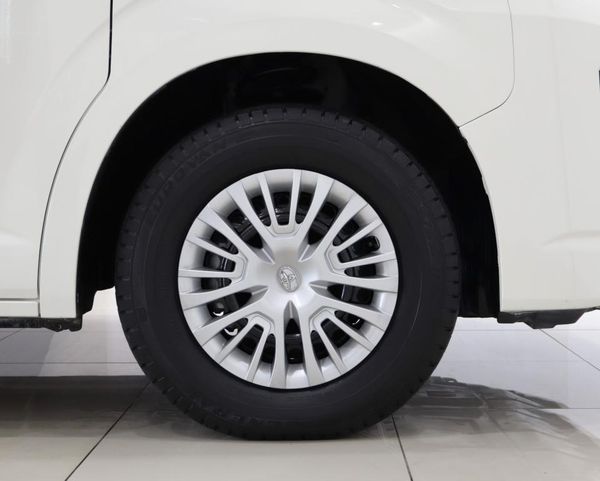 2019-Toyota-Quantum-28-GL-14-Seat image:9