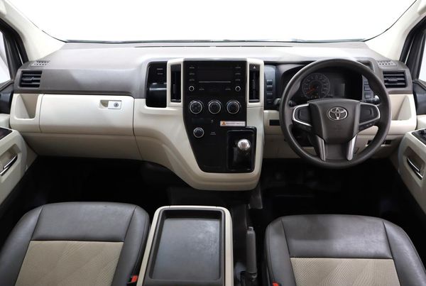 2019-Toyota-Quantum-28-GL-14-Seat image:13