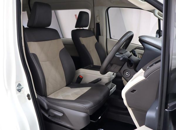 2019-Toyota-Quantum-28-GL-14-Seat image:14