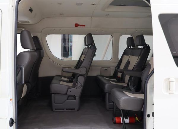 2019-Toyota-Quantum-28-GL-14-Seat image:17