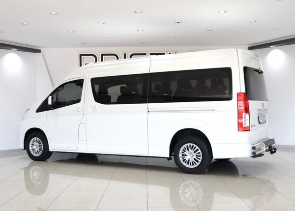 2019-Toyota-Quantum-28-GL-14-Seat image:5