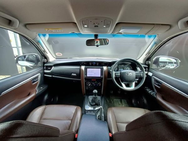 2020-Toyota-Fortuner-24-GD-6-Raised-Body image:16