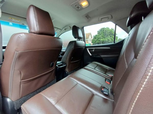 2020-Toyota-Fortuner-24-GD-6-Raised-Body image:17