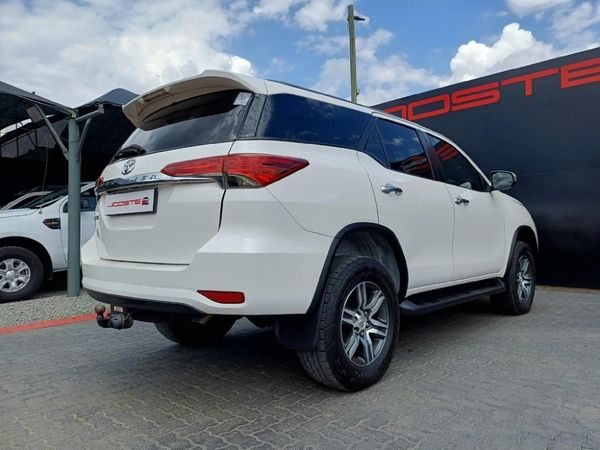 2020-Toyota-Fortuner-24-GD-6-Raised-Body image:6