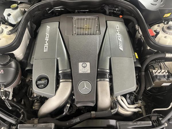 2016-Mercedes-AMG-E-Class-E-63-AMG-S image:14