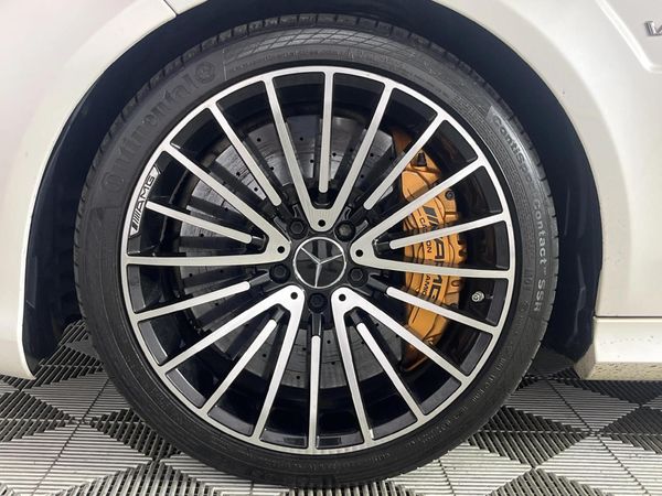 2016-Mercedes-AMG-E-Class-E-63-AMG-S image:4