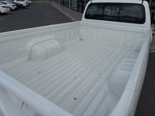 2023-Toyota-Hilux-27-VVTi-Raised-Body-S-Single-Cab image:9