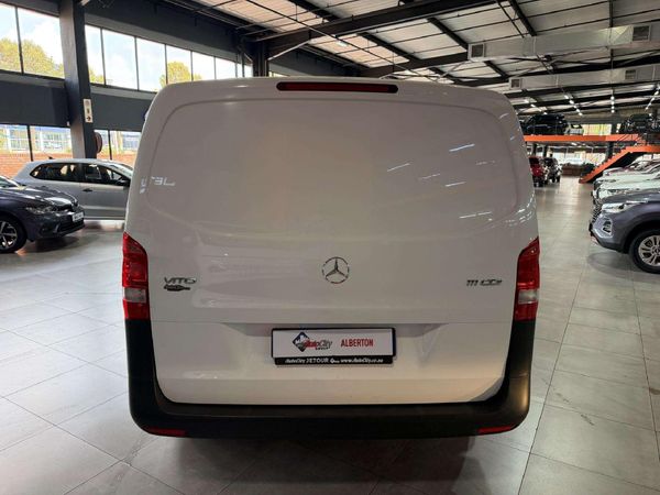 2022-Mercedes-Benz-Vito-111-16-CDI-Panel-Van image:4