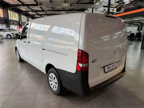 2022-Mercedes-Benz-Vito-111-16-CDI-Panel-Van image:5