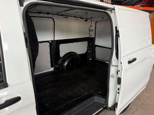 2022-Mercedes-Benz-Vito-111-16-CDI-Panel-Van image:6