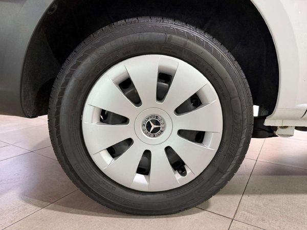 2022-Mercedes-Benz-Vito-111-16-CDI-Panel-Van image:7