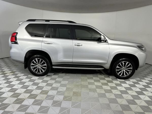 2022-Toyota-Land-Cruiser-Prado-28-GD-VX-L-Auto image:16