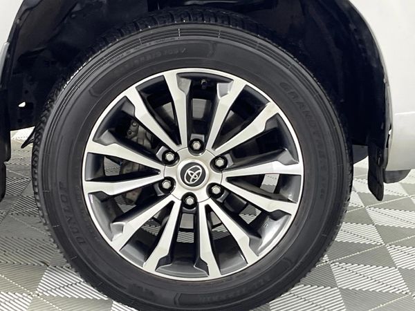 2022-Toyota-Land-Cruiser-Prado-28-GD-VX-L-Auto image:5