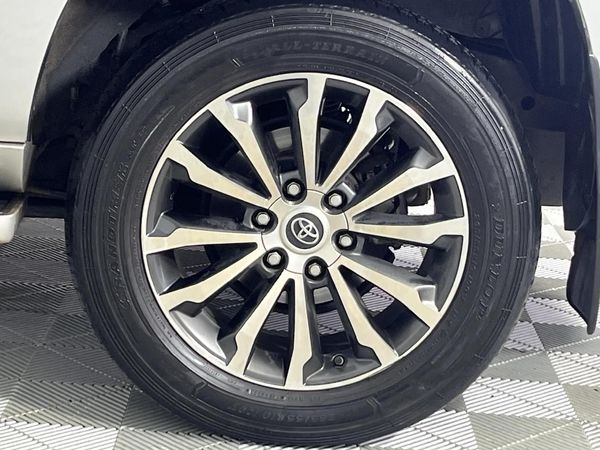 2022-Toyota-Land-Cruiser-Prado-28-GD-VX-L-Auto image:6