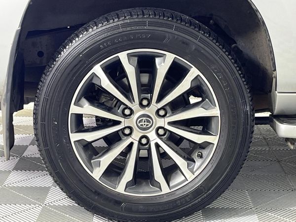 2022-Toyota-Land-Cruiser-Prado-28-GD-VX-L-Auto image:7