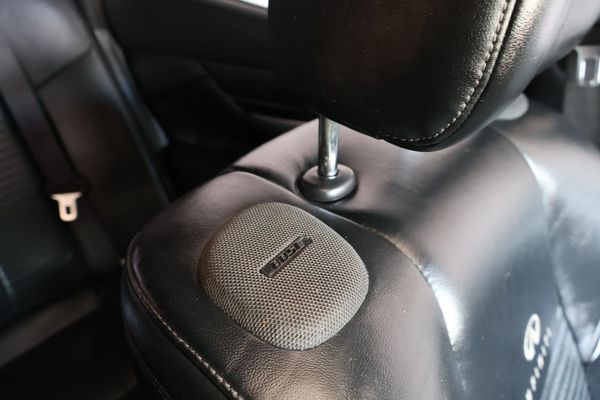 2013-Infiniti-Q70-30d-30D-S-Premium image:12