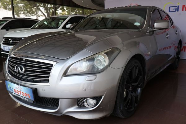 2013-Infiniti-Q70-30d-30D-S-Premium image:1