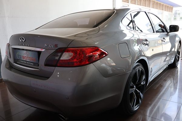 2013-Infiniti-Q70-30d-30D-S-Premium image:5