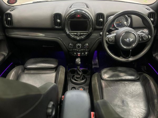2018-MINI-Countryman-Cooper-D-Auto image:11